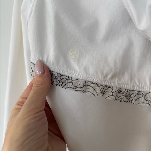 Lululemon Women's White Hooded Jacket - Picture 14 of 17